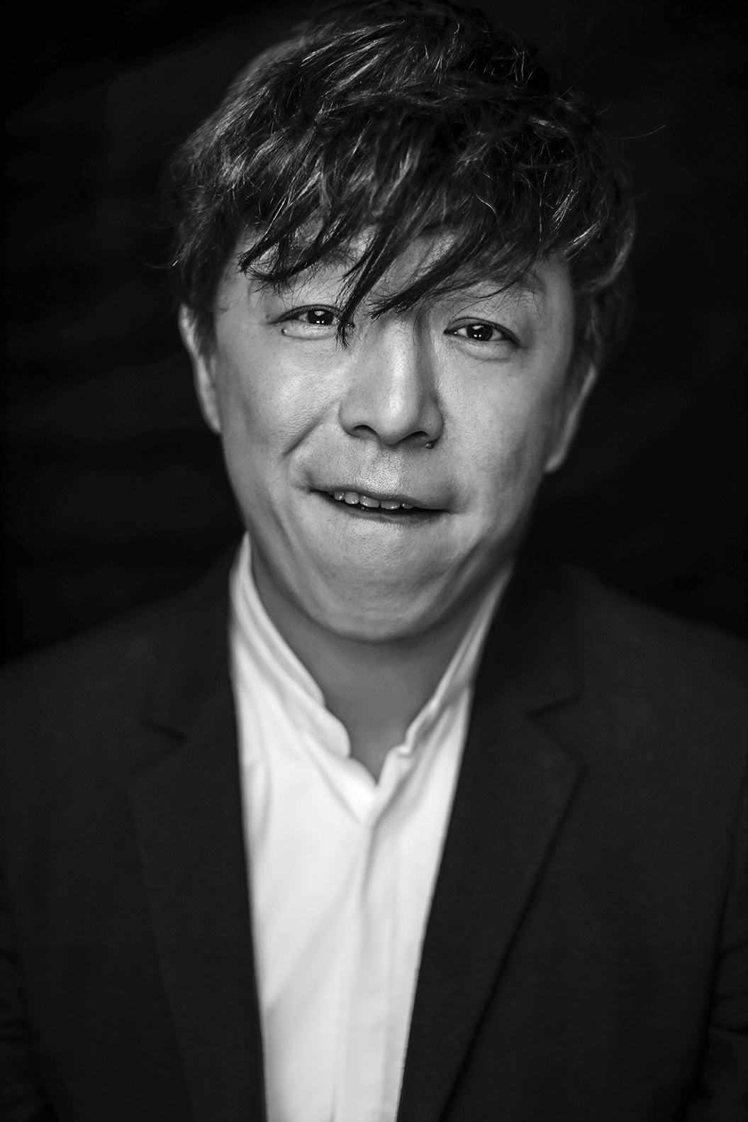 黄渤最新作品展现炸裂演技，多元魅力闪耀荧屏