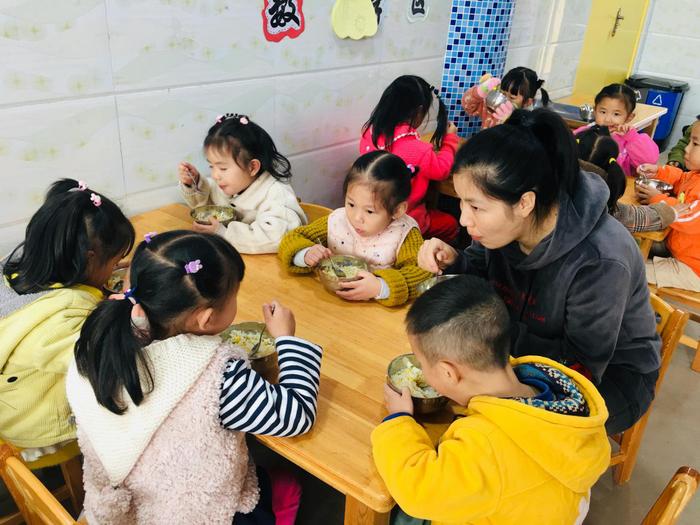 幼儿园食堂最新招工启事